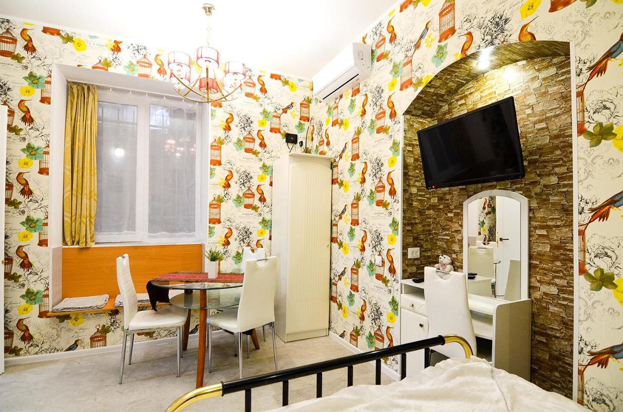 Apartments Leopolli Near Opera House Lviv Exterior photo