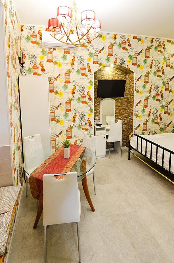 Apartments Leopolli Near Opera House Lviv Exterior photo
